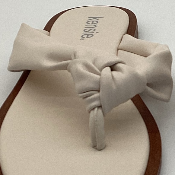 43. Kensie Cream Wood-Bottom Flip Flops | Size 9 | New - Picture 4 of 4